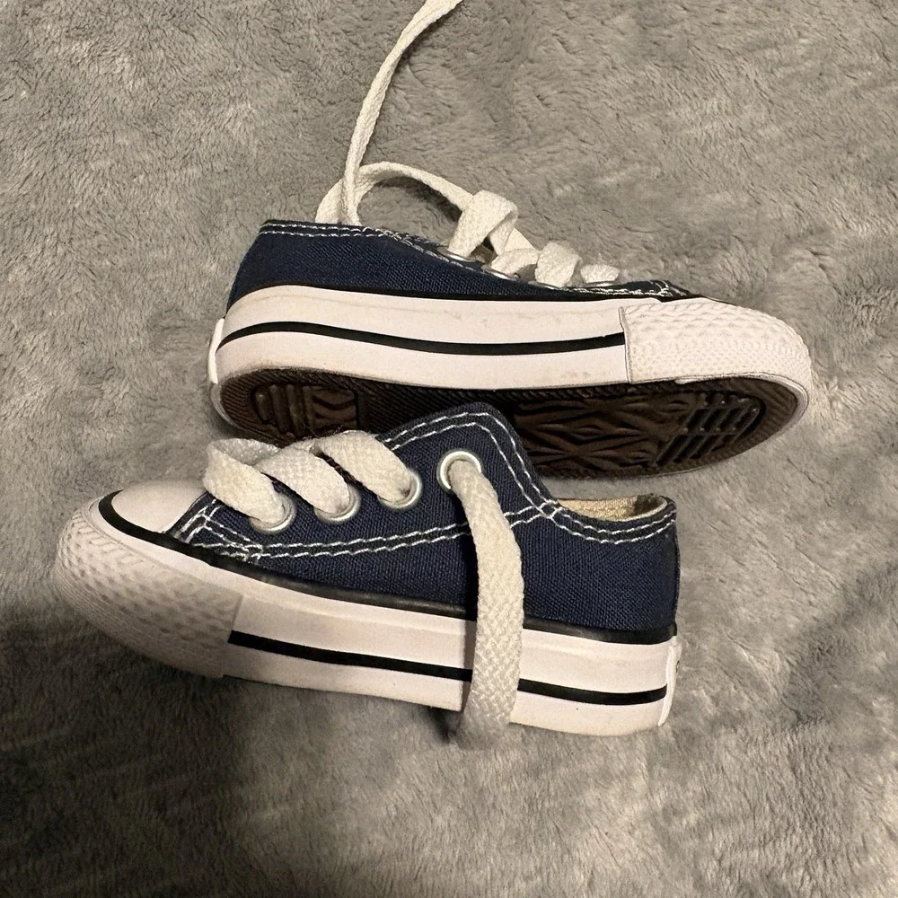 Converse Chuck Taylor All Star Sneakers Toddler Size 2 Canvas Lace Up Low Blue